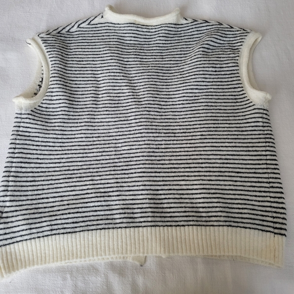 bohme Clark Cardigan, White With Black Stripes, Wool Blend, Size Small - Picture 3 of 9